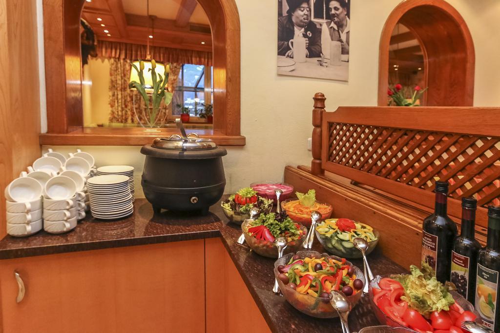 Alpenhotel Tauernstueberl Zell am See Dış mekan fotoğraf